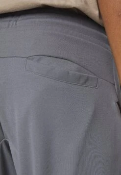 Pier One Pantaloni SportiviDark Grey Uomo Pantaloni PI922E03N-C16 -Negozio online Pier One Italia 79ee9aaa2a6145a6b7a761ca00e3a52f scaled