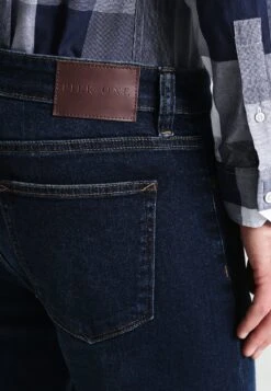 Pier One BasicJeans A SigarettaDark Blue Denim Uomo Jeans PI922GA0E-K12 -Negozio online Pier One Italia 7aa5df5983c44365808e18ddcad2589e