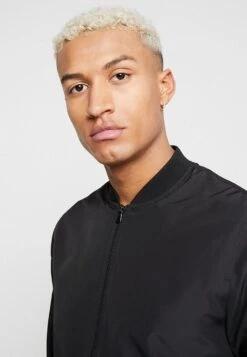 Pier One Giubbotto BomberBlack Uomo Giacche YO122T02C-Q11 -Negozio online Pier One Italia 7e02489636174b31bfbb440acacd897d