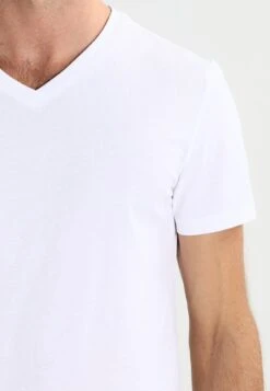 Pier One 2 PackT-Shirt BasicWhite Uomo T-shirt E Polo PI982AA01-A11 -Negozio online Pier One Italia 7e1a733a8ff94e0581d0d1042084de03