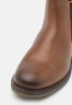 Pier One LeatherStivalettiBrown Uomo Stivaletti/Stivali PI912K0CK-O11 -Negozio online Pier One Italia 7f3be716bf784cbbaad0a27cf6695193 scaled