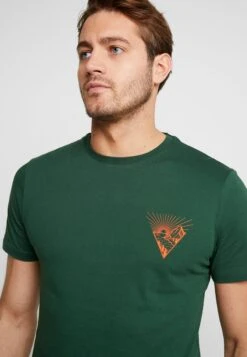Pier One T-Shirt Con StampaDark Green Uomo T-shirt E Polo PI922O09R-M11 -Negozio online Pier One Italia 8060dc9f914048229c2670d875b43eb6 scaled