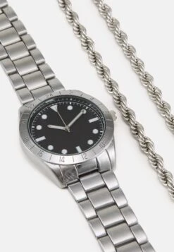 Pier One Set - Collana - Silver-Coloured/Black -Negozio online Pier One Italia 83102eb3ab884b968ea711d6d380bde6 scaled