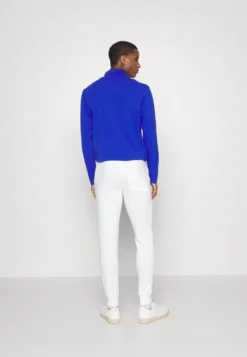 Pier One Pantaloni SportiviWhite Uomo Pantaloni PI922E03I-A11 7 Pier One Pantaloni SportiviWhite Uomo Pantaloni PI922E03I-A11 -Negozio online Pier One Italia 8331affdd7f0488692bf512a43af10d8 scaled