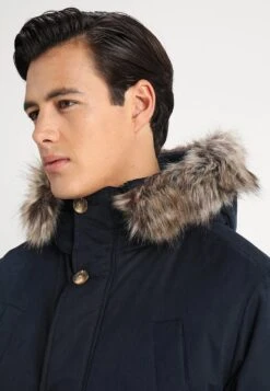 Pier One Giacca InvernaleDark Blue Uomo Giacche PI922T01U-K11 -Negozio online Pier One Italia 842a40e24a8b42daa6f4f315526eb705