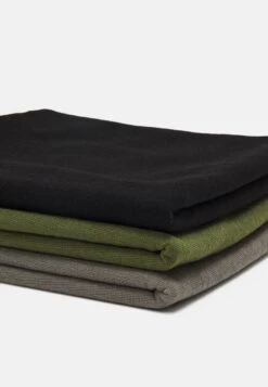 Pier One 3 Pack UnisexScaldacolloBlack, Grey, Olive Uomo Foulard E Sciarpe PI954G01L-Q11 6 Pier One 3 Pack UnisexScaldacolloBlack, Grey, Olive Uomo Foulard E Sciarpe PI954G01L-Q11 -Negozio online Pier One Italia 84f98a206bd54f27bd29605e058c4b38 scaled