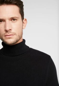 Pier One MaglioneBlack Uomo Maglieria PI922Q067-Q11 -Negozio online Pier One Italia 86f31f4035ea4420a34ec8882378ae9e scaled