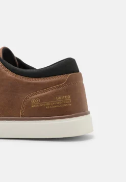 Pier One Sneakers BasseCognac Uomo Sneaker PI912O053-O11 -Negozio online Pier One Italia 8733e13d37d6492285523affe08eb939 scaled