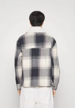 Pier One Giacca Leggera - Black/Beige -Negozio online Pier One Italia 896ea5983e5b4011b4a55a5ce245570c scaled