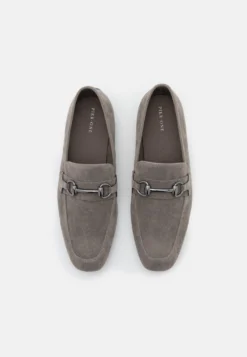 Pier One Mocassini ElegantiGrey Uomo Scarpe Eleganti PI912C0A1-C11 -Negozio online Pier One Italia 9003d69c92c74eea855eda6de409e5ae scaled