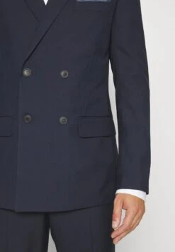 Pier One CompletoDark Blue Uomo Completi E Cravatte PI922A02I-K11 -Negozio online Pier One Italia 90e1064b6f9d4db0bc425325fa372c6b scaled