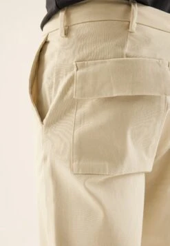 Pier One Chino - Stone -Negozio online Pier One Italia 96368e5e097c41b1aff58a24e6f37272 scaled