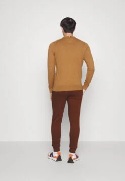 Pier One 2 PackPantaloni SportiviDark Brown/Black Uomo Pantaloni Sportivi E Joggers PI922E03K-O11 -Negozio online Pier One Italia 994bb4a4696a4095ace27240f693a155 scaled