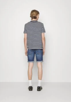 Pier One Shorts Di JeansDark Blue Denim Uomo Jeans PI922F04L-K12 -Negozio online Pier One Italia 995d90142f204dda92986e78844046e5 scaled