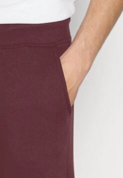 Pier One Pantaloni Sportivi - Mottled Bordeaux -Negozio online Pier One Italia 9d8dfa8734284f2680e8529e70e536f6 scaled