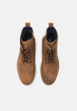 Pier One Stivaletti StringatiCognac Uomo Stivaletti/Stivali PI912K0C1-O11 -Negozio online Pier One Italia 9f1ddddfdc7145a3aa6bed4e3080b1ff scaled