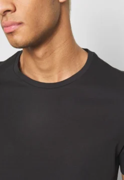 Pier One 7 Pack - T-Shirt Basic - Black 11 Pier One 7 Pack - T-Shirt Basic - Black -Negozio online Pier One Italia 9ff1310308384925af8ab3297a7ee42a scaled