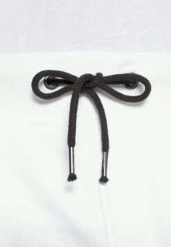 Pier One Pantaloni SportiviWhite Uomo Pantaloni PI922F03G-A11 9 Pier One Pantaloni SportiviWhite Uomo Pantaloni PI922F03G-A11 -Negozio online Pier One Italia a36764404f124304b3532ad3534eb3d7 scaled