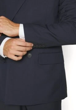 Pier One CompletoDark Blue Uomo Completi E Cravatte PI922A02I-K11 -Negozio online Pier One Italia a4d3558934b045da92649d687f51e151 scaled