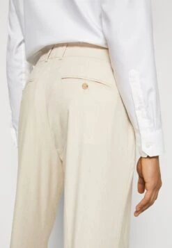 Pier One Set - Completo - Beige 19 Pier One Set - Completo - Beige -Negozio online Pier One Italia a6765ee0587d432ebeb88b9e45f1edad scaled