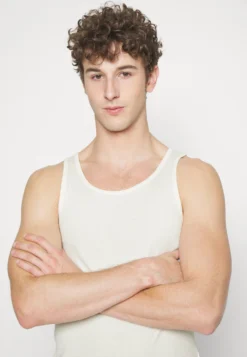 Pier One 5 PackMaglietta IntimaWhite Uomo Intimo PI982Q00D-A11 11 Pier One 5 PackMaglietta IntimaWhite Uomo Intimo PI982Q00D-A11 -Negozio online Pier One Italia a7b42243b4ce47b5b9118c128a1d9fb9 scaled