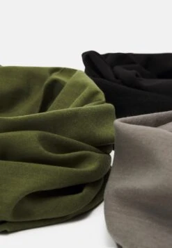 Pier One 3 Pack UnisexScaldacolloBlack, Grey, Olive Uomo Foulard E Sciarpe PI954G01L-Q11 7 Pier One 3 Pack UnisexScaldacolloBlack, Grey, Olive Uomo Foulard E Sciarpe PI954G01L-Q11 -Negozio online Pier One Italia a85360391fc54d63827a035896f0237f scaled