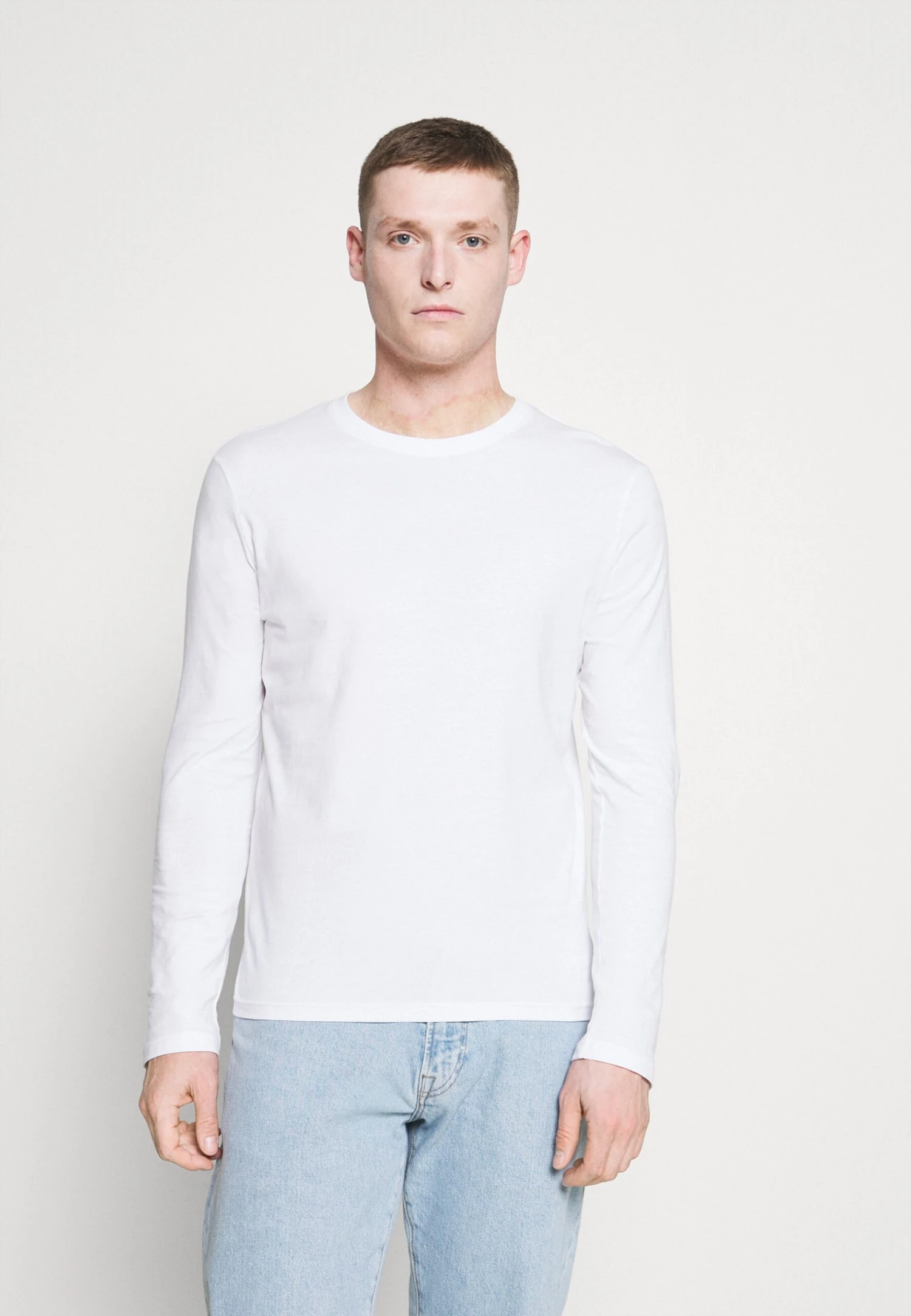 Pier One 5 PackMaglietta A Manica LungaWhite/Dark Blu/Grey Uomo T-shirt E Polo PI922O0RB-A11 2 Pier One 5 PackMaglietta A Manica LungaWhite/Dark Blu/Grey Uomo T-shirt E Polo PI922O0RB-A11 - immagine 2