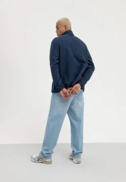 Pier One Jeans BaggyLight Blue Denim Uomo Jeans PI922G04P-K11 -Negozio online Pier One Italia ad67fde9455b442cb8f002516af26ab9 scaled