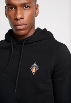 Pier One Felpa Con CappuccioBlack Uomo Maglieria E Felpe PI922S077-Q11 -Negozio online Pier One Italia b43809e3b88e4dc6bb7bdff710ac6743 scaled