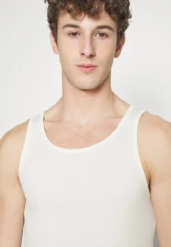 Pier One 5 PackMaglietta IntimaWhite Uomo Intimo PI982Q00D-A11 10 Pier One 5 PackMaglietta IntimaWhite Uomo Intimo PI982Q00D-A11 -Negozio online Pier One Italia b4f81d58f6144619951d0e2eb4b8bc32 scaled