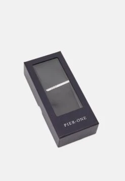 Pier One Set - Cravatta - Black -Negozio online Pier One Italia b6f134e0211046c2b37e1bc8ea8571a9 scaled
