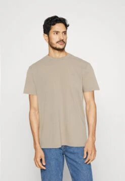 Pier One 5 PackT-Shirt BasicOff-White/Lilac/Light Red Uomo T-shirt E Polo PI922O0XG-A11 -Negozio online Pier One Italia b879fdeb984a49279448402418012ade scaled