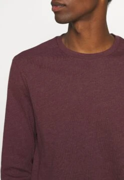 Pier One Maglietta A Manica LungaBordeaux/Black/Dark Blue Uomo T-shirt E Polo PI922O0UM-G11 -Negozio online Pier One Italia bdf6fa739a0d40bf896a235bdc3ee0b7 scaled