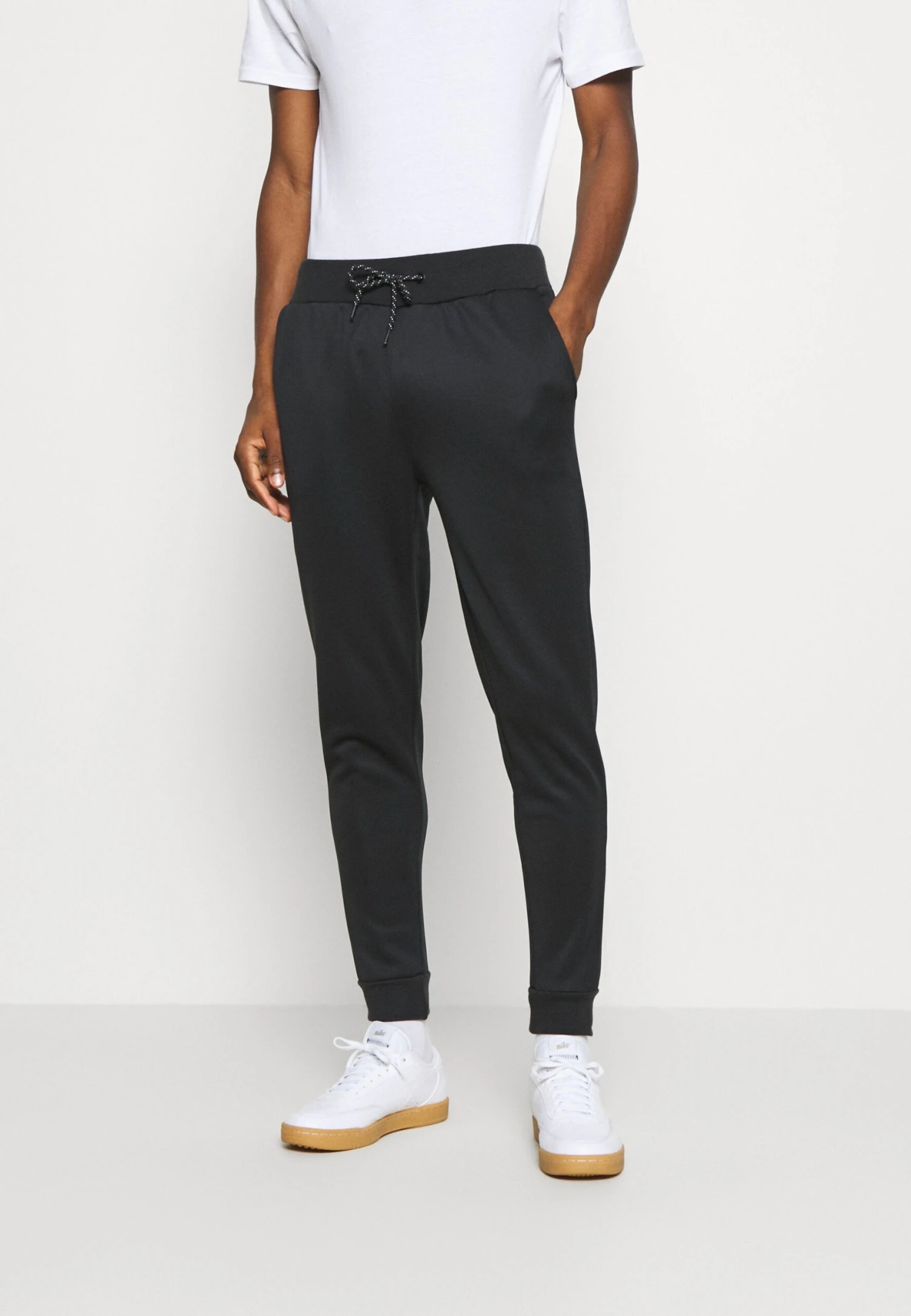 Pier One Pantaloni SportiviBlack Uomo Pantaloni PI922E03Q-Q11 1 Pier One Pantaloni SportiviBlack Uomo Pantaloni PI922E03Q-Q11