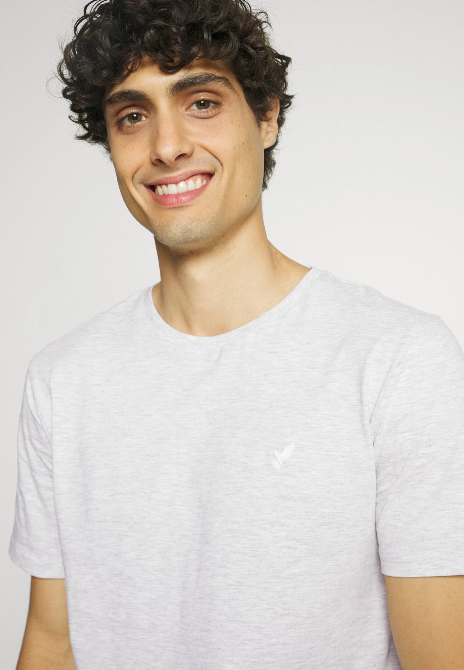 Pier One 5 PackT-Shirt BasicLight Grey101_White001_Green602 Uomo T-shirt E Polo PI922O0TV-C11 6 Pier One 5 PackT-Shirt BasicLight Grey101_White001_Green602 Uomo T-shirt E Polo PI922O0TV-C11 - immagine 6