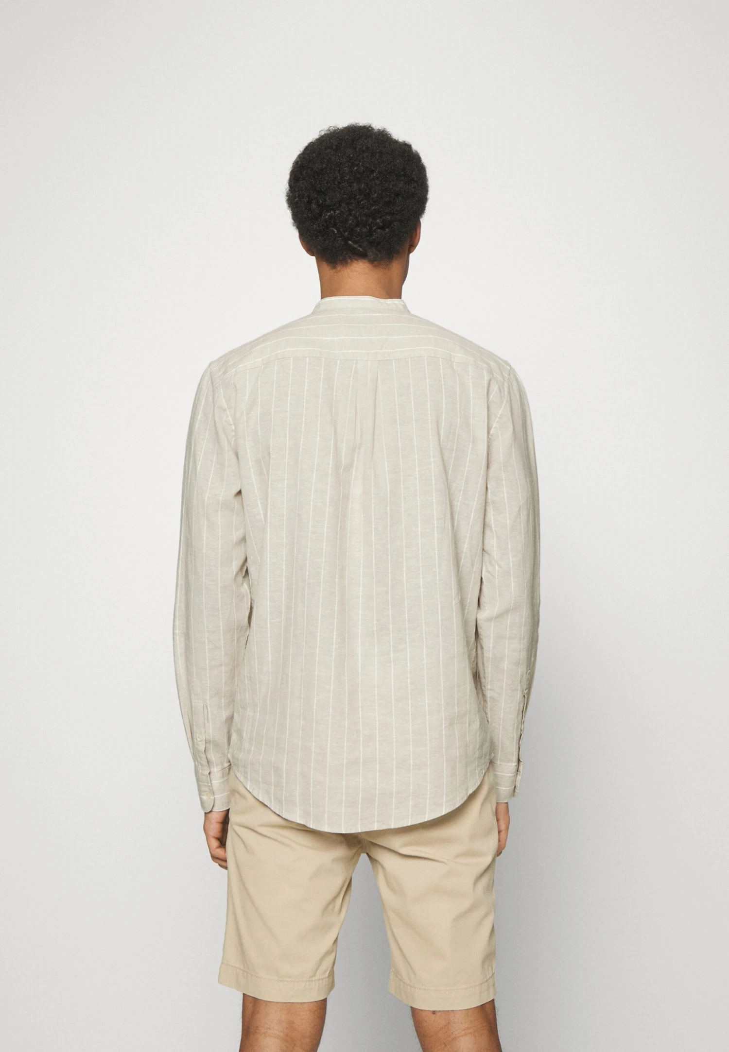 Pier One CamiciaBeige Uomo Camicie PI922DA24-B12 3 Pier One CamiciaBeige Uomo Camicie PI922DA24-B12 - immagine 3