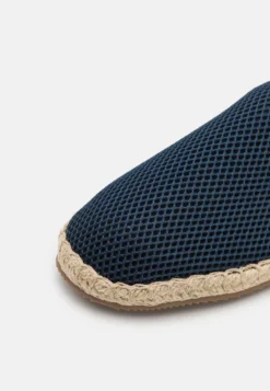 Pier One Unisex - Espadrillas - Dark Blue -Negozio online Pier One Italia c43c366ef282452d85070e3a0ddb3e80 scaled