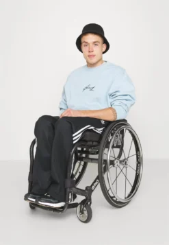 Pier One FelpaLight Blue Uomo Maglieria E Felpe PI922S0FN-K11 -Negozio online Pier One Italia c48632c3e7454e24a89036a0e9ebbbdd scaled