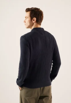 Pier One MaglioneDark Blue Uomo Maglieria PI922Q0C1-K11 -Negozio online Pier One Italia c6388b8d00f94ed0b975bd56966eb062 scaled