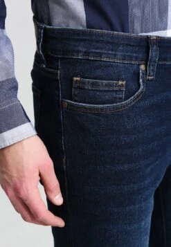 Pier One BasicJeans A SigarettaDark Blue Denim Uomo Jeans PI922GA0E-K12 -Negozio online Pier One Italia cab4c5a817d8404784a40aa6e7e7d551