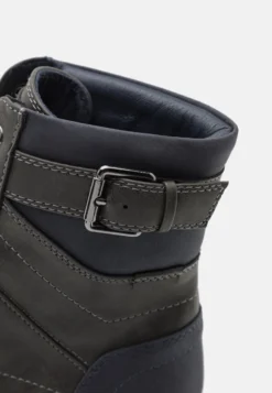 Pier One Stivaletti StringatiGrey Uomo Stivaletti/Stivali PI912K0BI-C11 -Negozio online Pier One Italia cca67c30d97941fbbd50631cf7255862 scaled