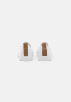 Pier One Unisex - Scarpe Senza Lacci - White -Negozio online Pier One Italia d0dcb07e7bd24443a1df824091ece39a scaled