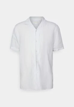 Pier One Camicia White Uomo Camicie PI922D0EB-A11 -Negozio online Pier One Italia d2167a17f2744a34886c6c45d66a2301 scaled