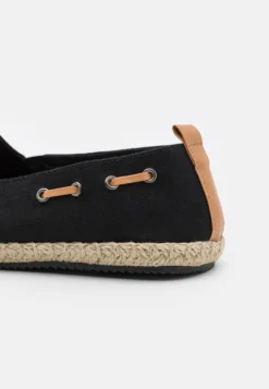 Pier One EspadrillasBlack Uomo Scarpe Basse PI912C0AZ-Q11 -Negozio online Pier One Italia d4b998ebadfd449796ca9dc4a9470a53 scaled