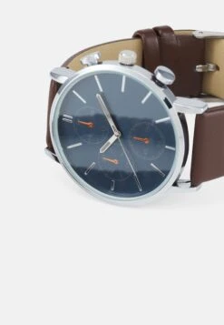 Pier One SetOrologioCognac Uomo Orologi PI952M02X-O11 -Negozio online Pier One Italia d8eb40e413044f2f9977295a8557790d scaled