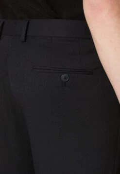 Pier One PantaloniBlack Uomo Pantaloni PI922E057-Q11 -Negozio online Pier One Italia ded21bd97c6f414d9c2a3279481886ed scaled