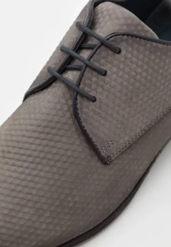 Pier One LeatherStringateDark Grey Uomo Scarpe Eleganti PI912M0CB-C11 -Negozio online Pier One Italia e0f1574267c74dc1b5d53d5cfef035ae scaled