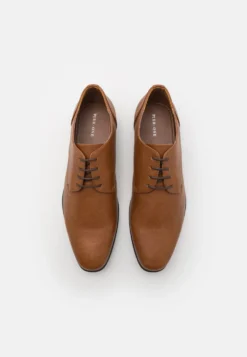 Pier One Stringate ElegantiBrown Uomo Scarpe Eleganti PI912M0D3-O11 -Negozio online Pier One Italia e18b61b089684babb91a98c314f13a16 scaled
