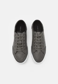 Pier One Unisex - Sneakers Basse - Grey -Negozio online Pier One Italia e7b5a5266baf4be1b8ac659858fd250f scaled