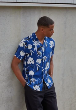 Pier One CamiciaDark Blue Uomo Camicie PI922D0CX-K11 -Negozio online Pier One Italia e95f4014517946e1880df4f831c55c16 scaled